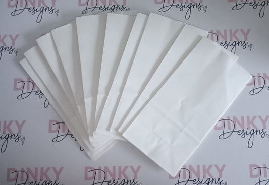 SALE ITEM | 10 x White Paper Sweet Bags | Party Bag Favours